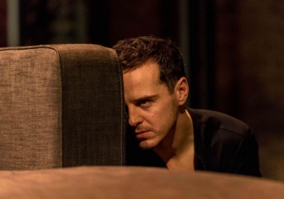 Andrew Scott Hiding Behind This Sofa in Hamlet